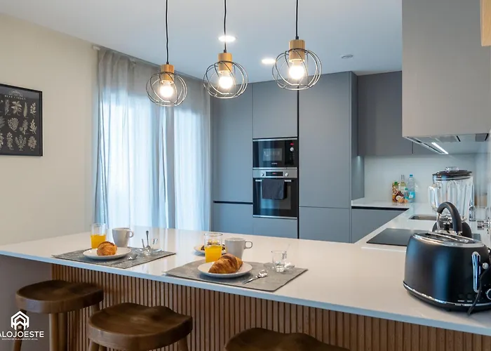 The Arborglen - 3 Bedrooms - アパート